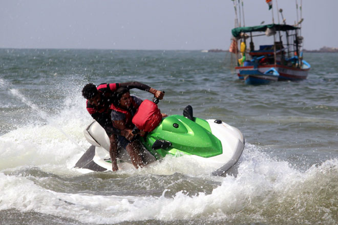 Water sports in Tarkarli